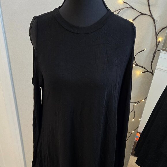 ELAN - Black Cold Shoulder - Long Sleeve Tunic Dress with Pockets - Size L - EUC - Picture 1 of 4